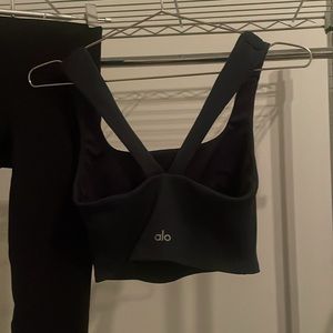 Alo yoga sports bra